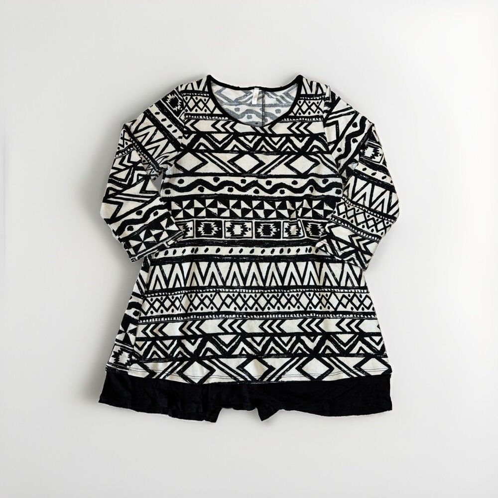 Pink Blush White & Black Aztec Print Maternity Top Medium Long 3/4 Sleeve
